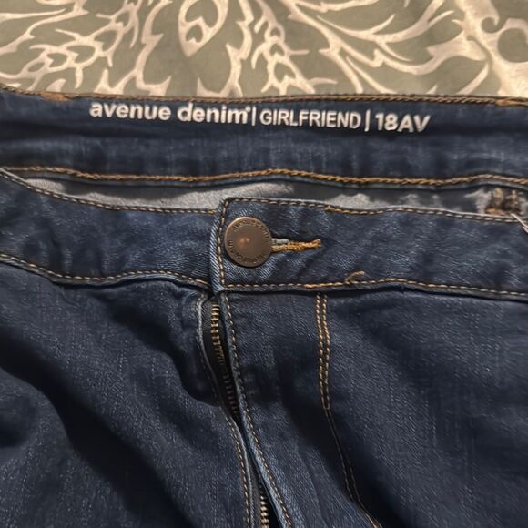 Avenue Size 18 Blue Girlfriend Jeans Classic Style - Picture 2 of 2